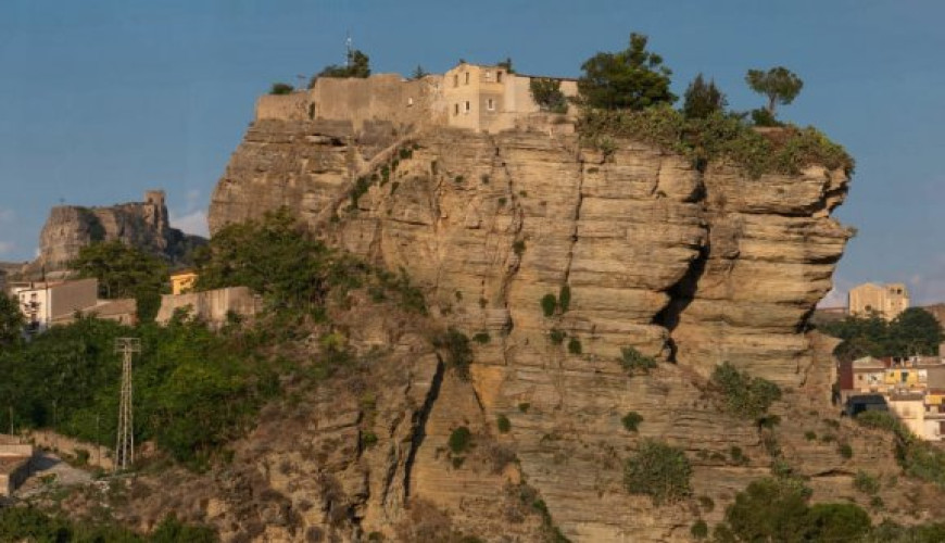 Corleone Beyond the Myth: A Complete Guide to History, Nature, and Gastronomy