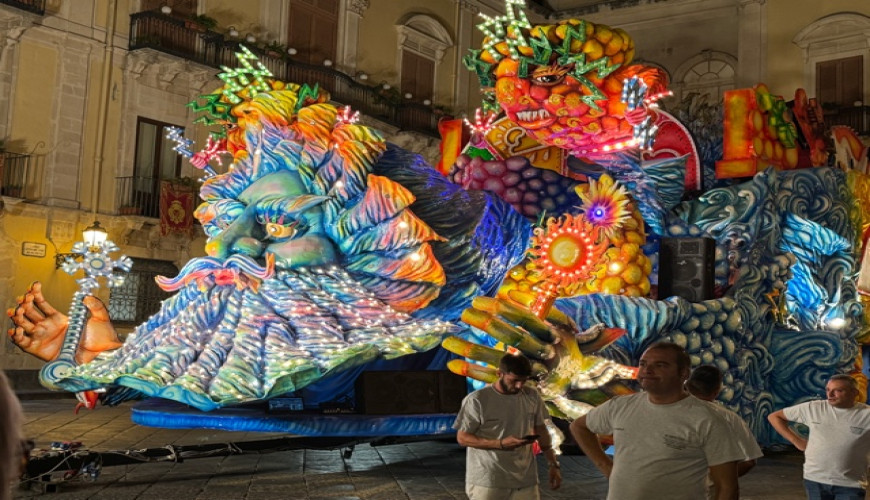 Carnevale di Acireale 2026: storia, carri e come arrivare | TDS Rent
