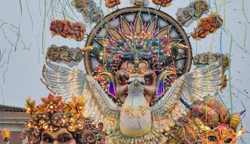 Carnevale di Acireale 2026: storia, carri e come arrivare | TDS Rent