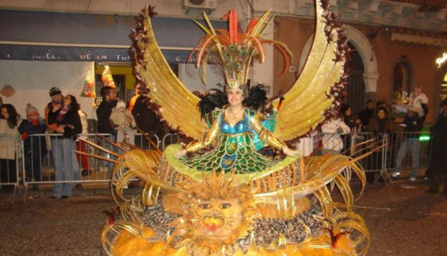 Vivi il Carnevale di Misterbianco: itinerari di 1, 3 e 5 giorni in Sicilia orientale