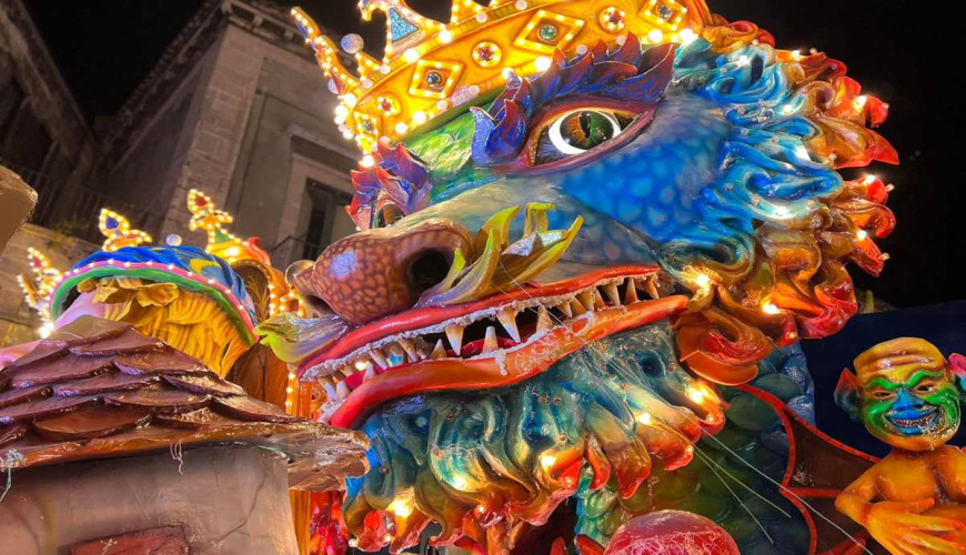 Carnevale di Acireale 2026: storia, carri e come arrivare | TDS Rent