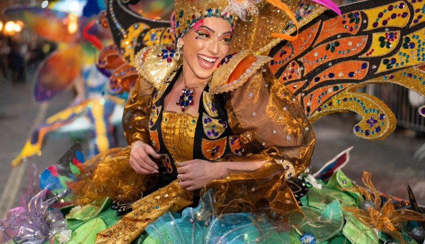 Vivi il Carnevale di Misterbianco: itinerari di 1, 3 e 5 giorni in Sicilia orientale