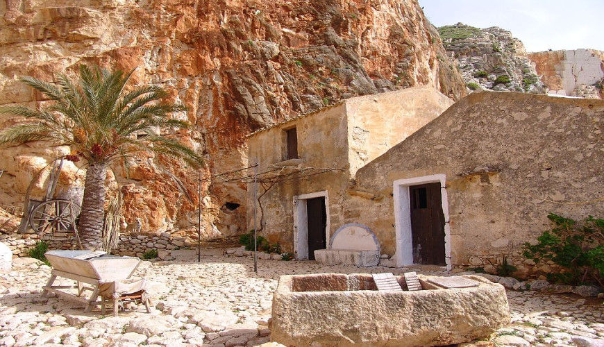 Custonaci un tesoro di borgo - Custonaci... Benvenuti in un viaggio unico tra natura, arte, storia, devozione e enogastronomia.