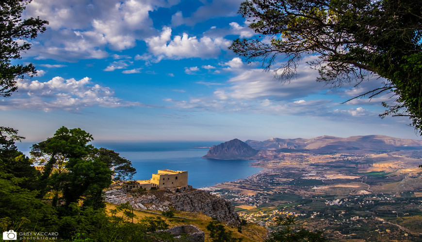 Christmas in Erice: Tradition, Nativity Scenes, and Markets