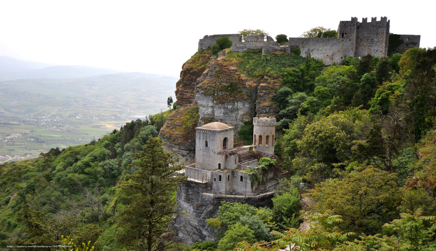Christmas in Erice: Tradition, Nativity Scenes, and Markets