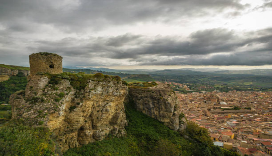 Corleone Beyond the Myth: A Complete Guide to History, Nature, and Gastronomy