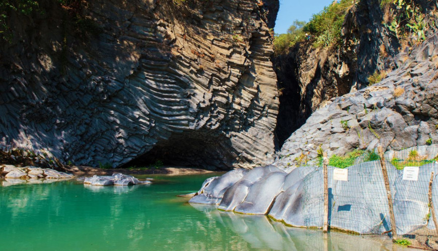 Gole dell’Alcantara: il canyon di lava più spettacolare della Sicilia