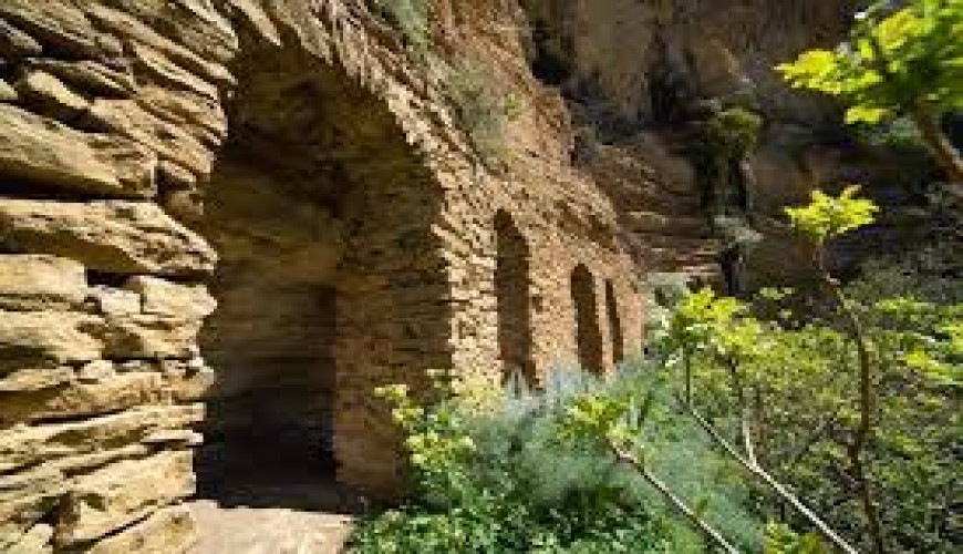 Corleone Beyond the Myth: A Complete Guide to History, Nature, and Gastronomy