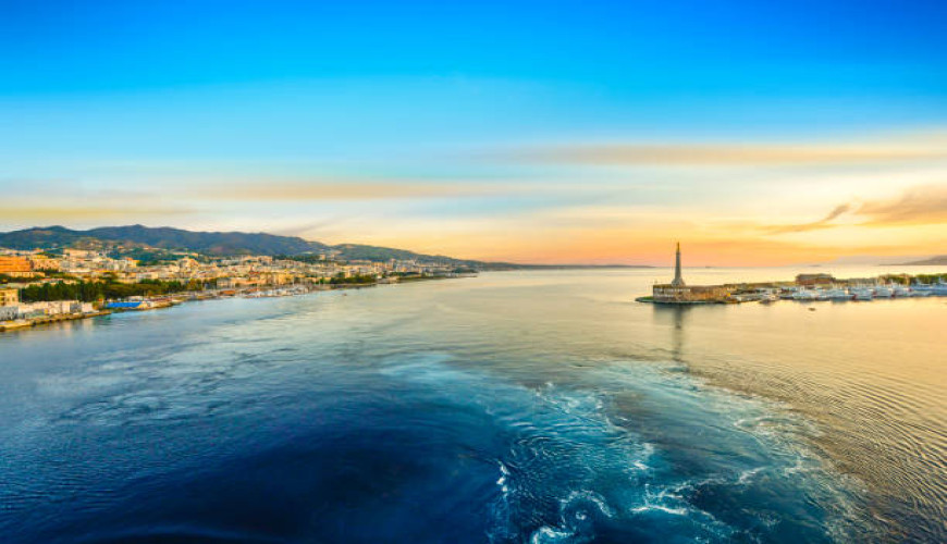 Messina, an embrace of sea and light