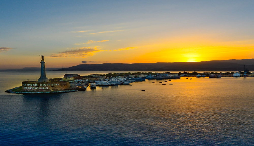 Messina, an embrace of sea and light