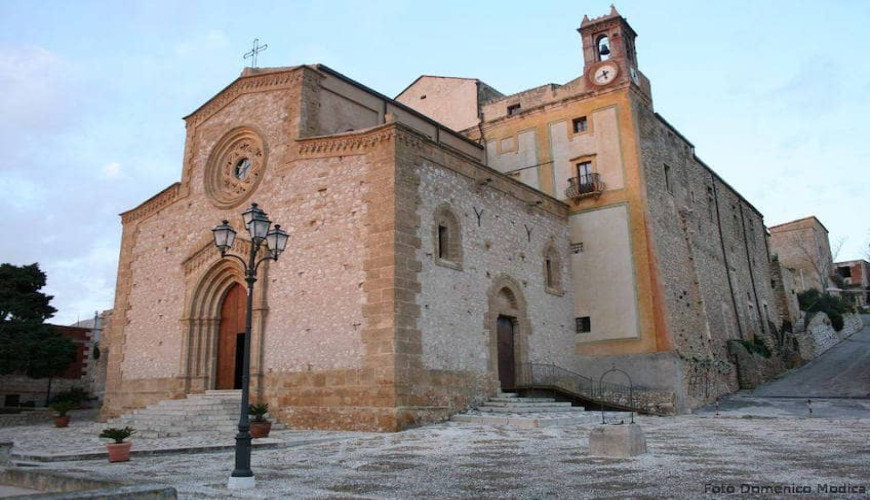 Custonaci un tesoro di borgo - Custonaci... Benvenuti in un viaggio unico tra natura, arte, storia, devozione e enogastronomia.